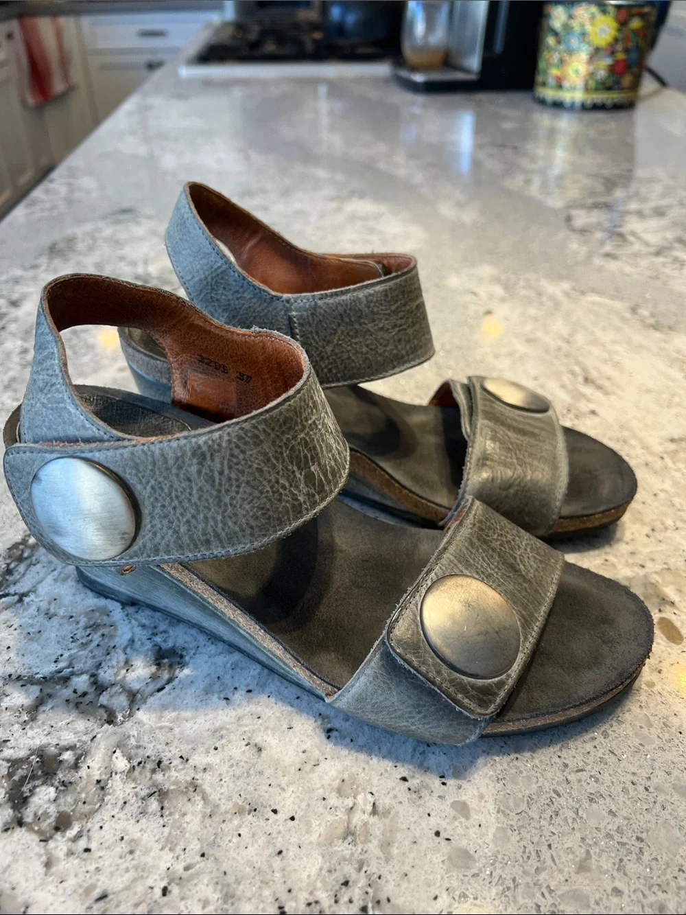 Taos Carousel 2 Leather Wedge Sandals Gray Size 37 US 6 6.5 Excellent Condition